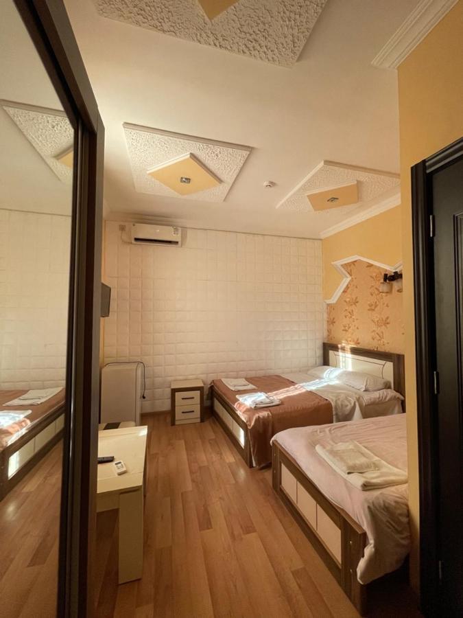 Отель Lux Palace Кутаиси Экстерьер фото