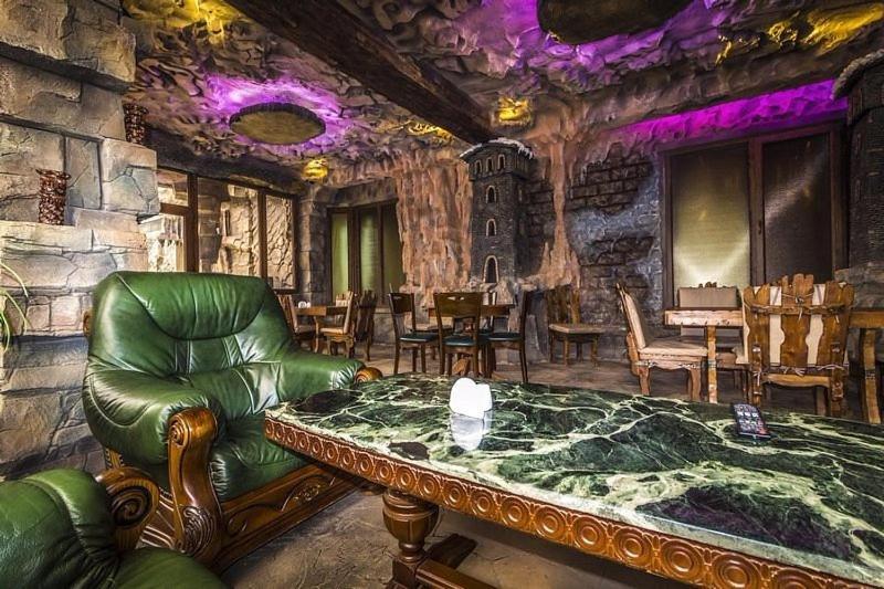 Отель Lux Palace Кутаиси Экстерьер фото
