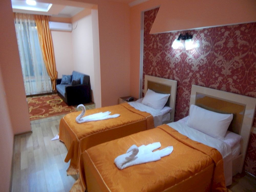 Отель Lux Palace Кутаиси Экстерьер фото